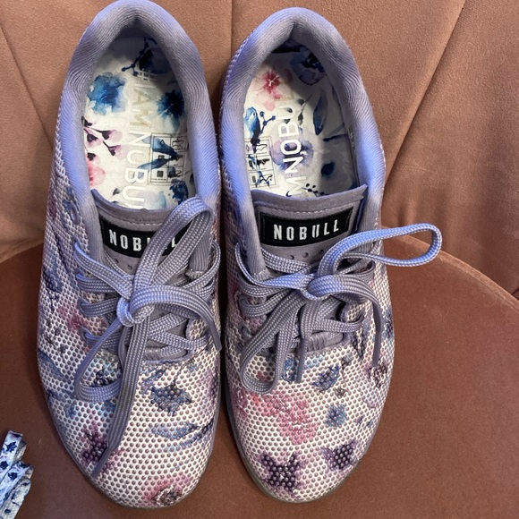 NOBULL - WATERCOLOR FLORAL SNEAKERS - Picture 2 of 9
